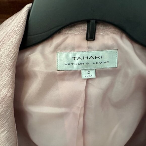 TAHARI SKIRT SUIT - FULLY LINED - PINK. SIZE 12 - Picture 8 of 8